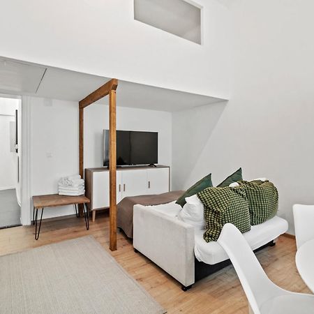 Chic 1Br Apartment - Directly Near Schoenbrunn ウィーン エクステリア 写真