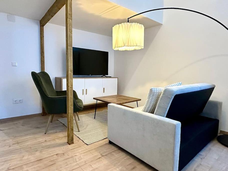 Chic 1Br Apartment - Directly Near Schoenbrunn ウィーン エクステリア 写真